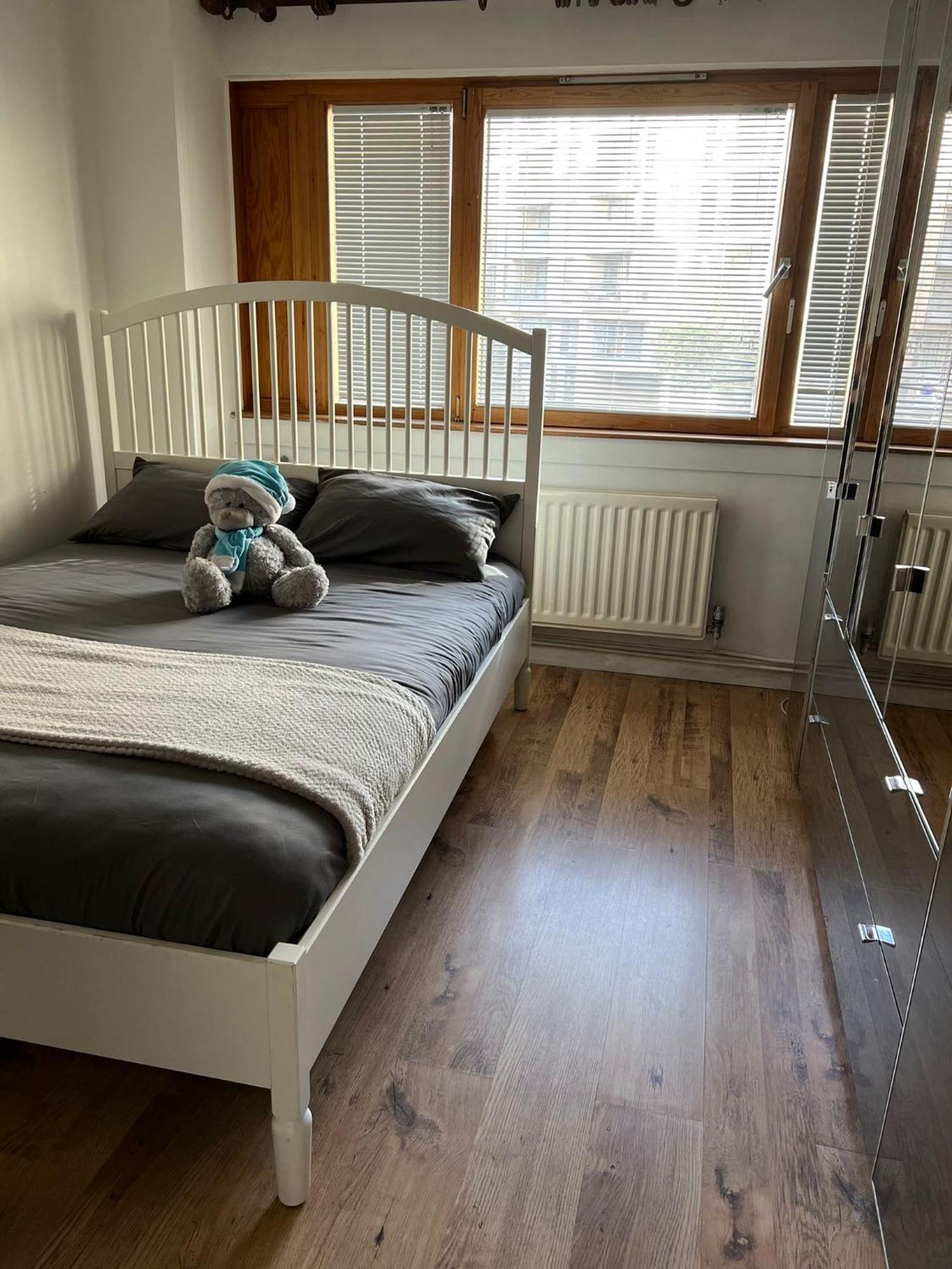 Stylish 3 Bed Flat In Greenwich *